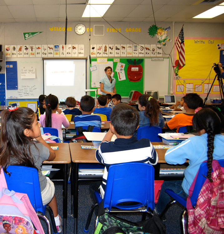 Equitable Learning: Grade-Level Content Curriculum for English Learners